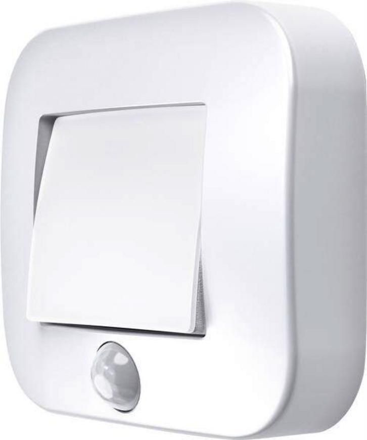 Svietidlo LEDVANCE NIGHTLUX® Hall White, so senzorom pohybu, naklápacie, 3xAAA, 84x73x22 mm