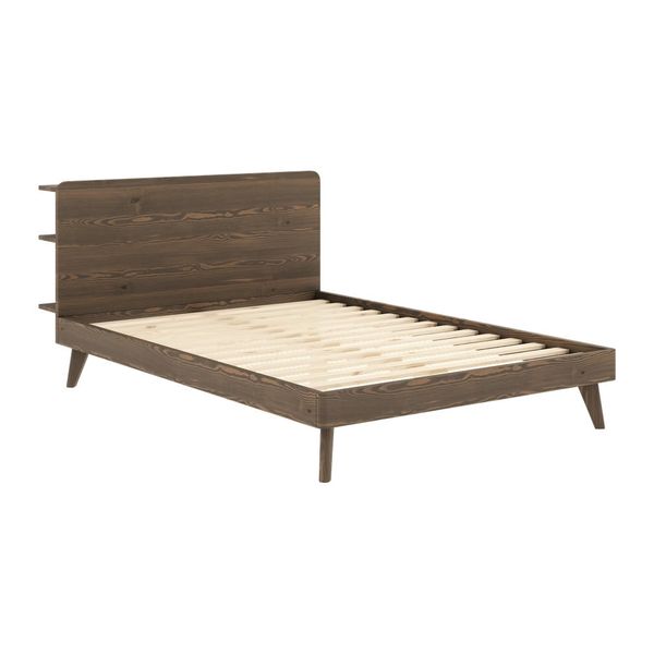Hnedá dvojlôžková posteľ z borovicového dreva s roštom 180x200 cm Retreat – Karup Design