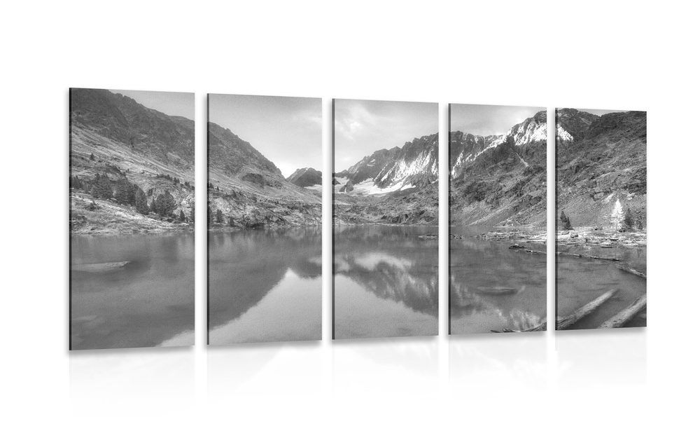 5-dielny obraz majestátne hory v čiernobielom prevedení