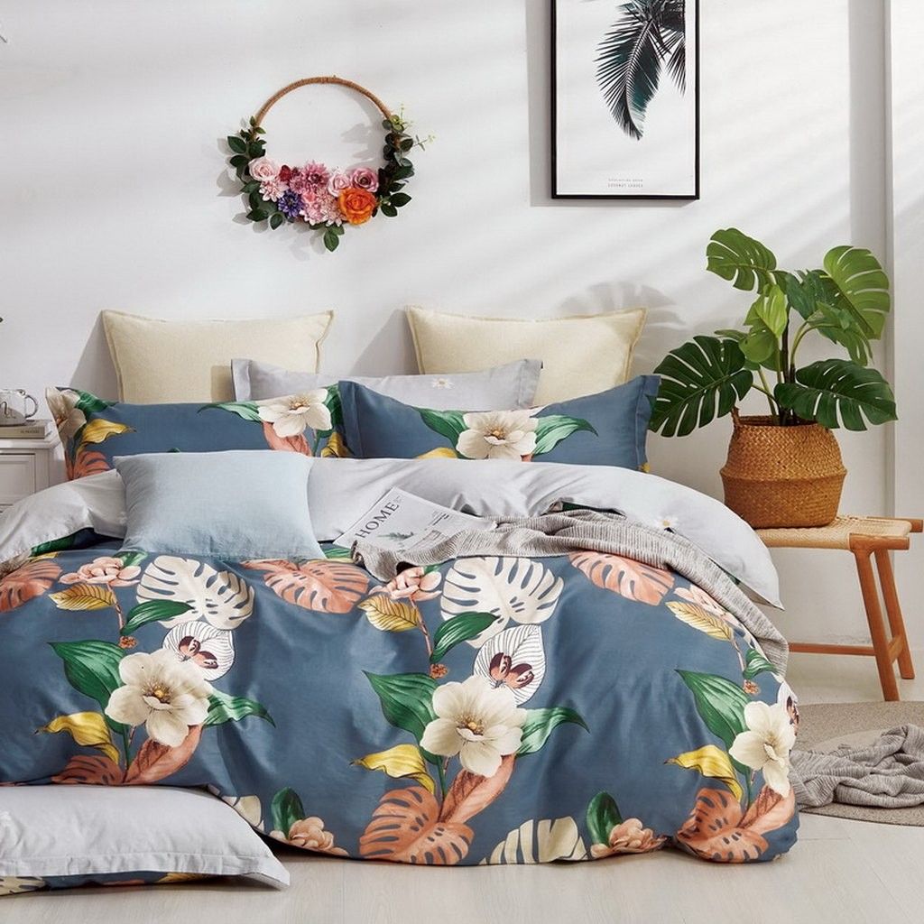 DomTextilu Moderné obojstranné posteľné obliečky s motívom kvetov 4 časti: 1ks 160 cmx200 + 2ks 70 cmx80 + plachta Modrá 38708-182431
