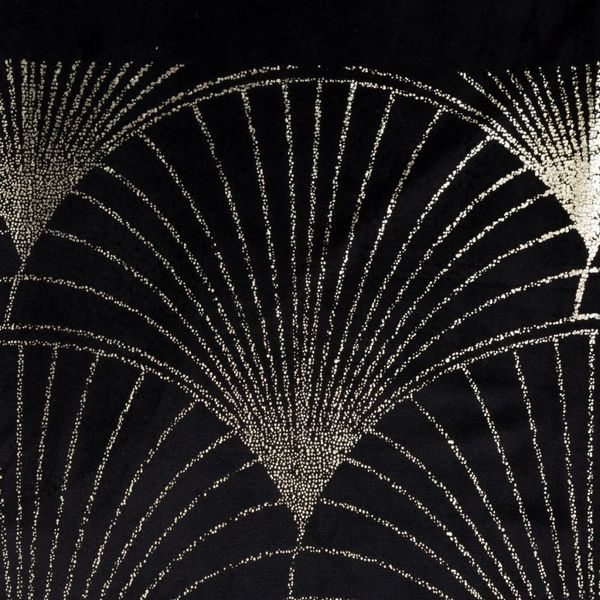 DomTextilu Zamatový stredový obrus s lesklou potlačou čiernej farby 68650-244338 Čierna