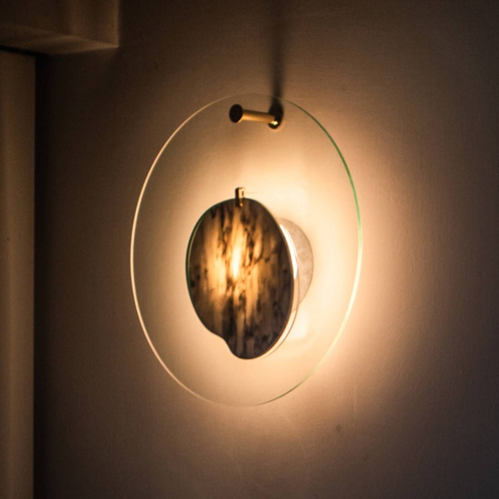 Foscarini Gioia nástenné LED svetlo, Ø 40cm, modrá, Obývacia izba / jedáleň, PMMA, mramor, hliník, mosadz, 10W