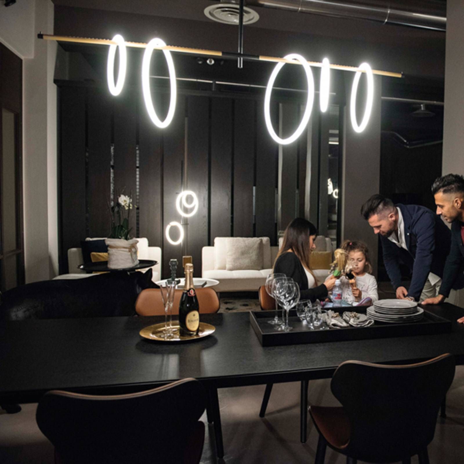 Marchetti Závesné LED svietidlo Ulaop, päť kruhov, čierne, Obývacia izba / jedáleň, kov, plexisklo, P: 160 cm, L: 40 cm