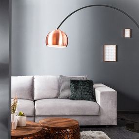 Estila Art-deco moderná stojaca lampa Gavin do obývačky s medeným tienidlom a čiernou kovovou konštrukciou 170-210cm