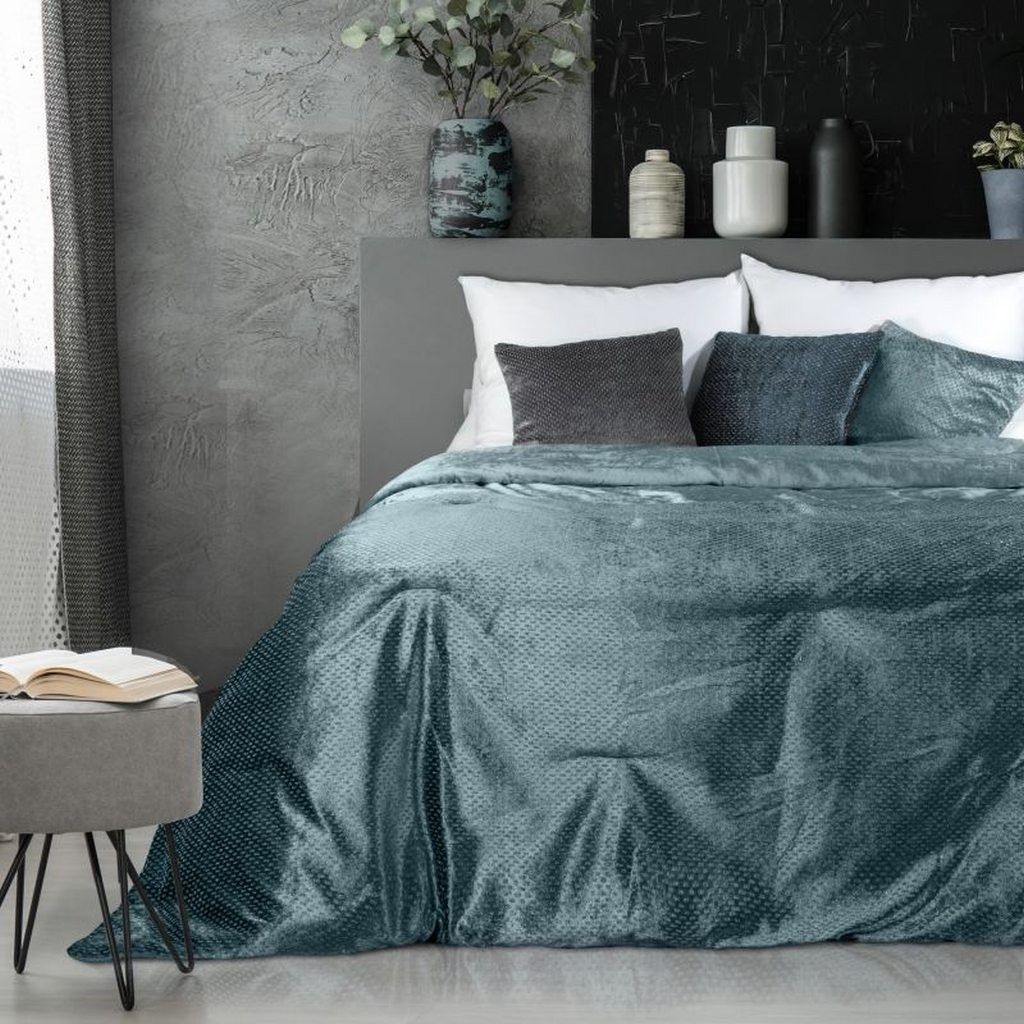 DomTextilu Originálny lesklý prehoz na posteľ v modrej farbe Šírka: 170 cm | Dĺžka: 210 cm 21825-153405