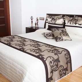 DomTextilu Luxusný prehoz na posteľ béžový s hnedým motívom 220 x 240 cm  49123-223267