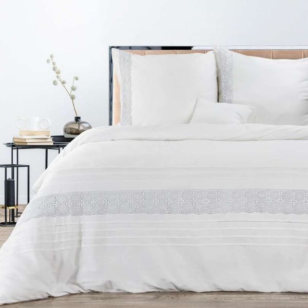 DomTextilu Biele posteľné obliečky s béžovou našívkou 3 časti: 1ks 200x220 + 2ks 70 cmx80 Biela 37456-177839