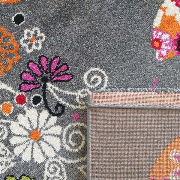 DomTextilu Moderný koberec do detskej izby v sivej farbe s dokonalým motívom motýľov 64146-238845