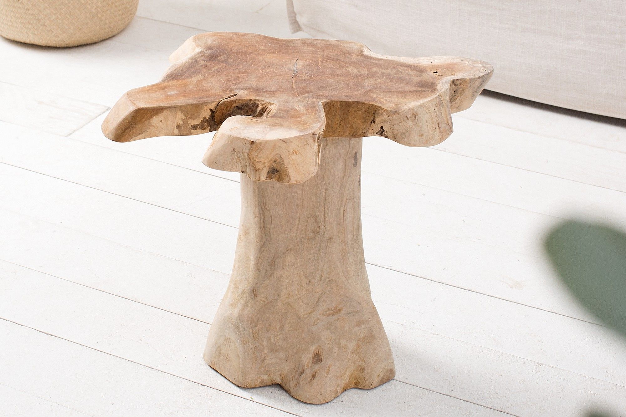 Estila Dizajnový príručný stolík Teak Root 40cm