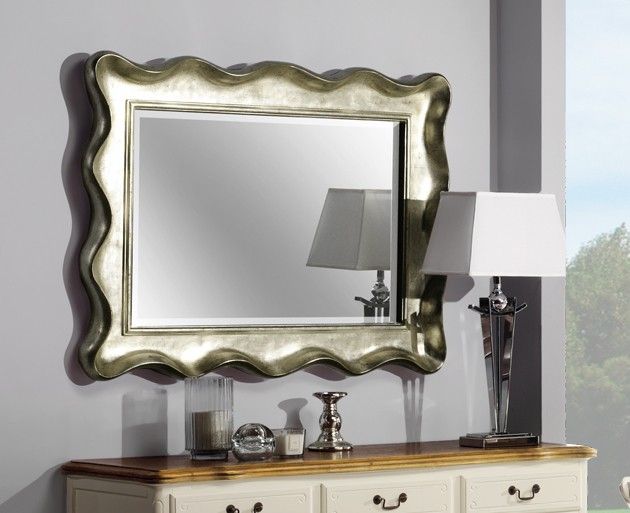 Estila Luxusné obdĺžnikové nástenné perleťové zrkadlo Preciosa so zvlneným masívnym rámom z mahagónového dreva zlatej farby 120cm