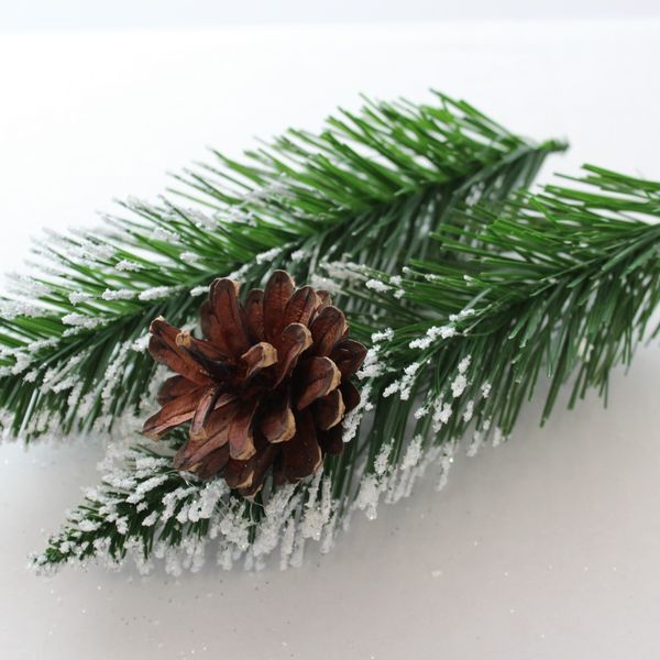DomTextilu Vianočný stromček s imitáciou snehu na vetvičkách s výškou 220 cm 11850