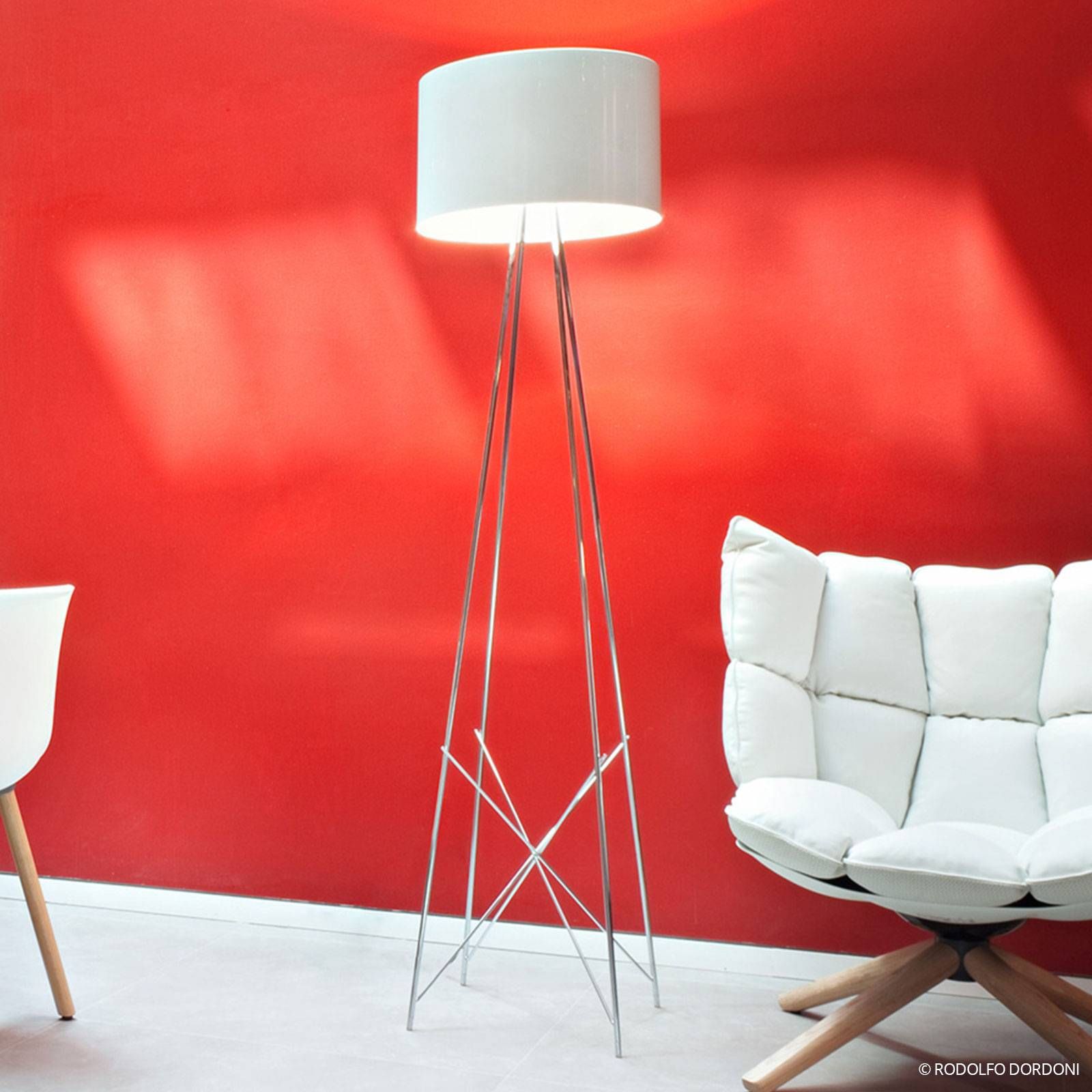 FLOS Ray F1 – stojaca lampa biela, Obývacia izba / jedáleň, oceľ, plast, E27, 105W, K: 128cm