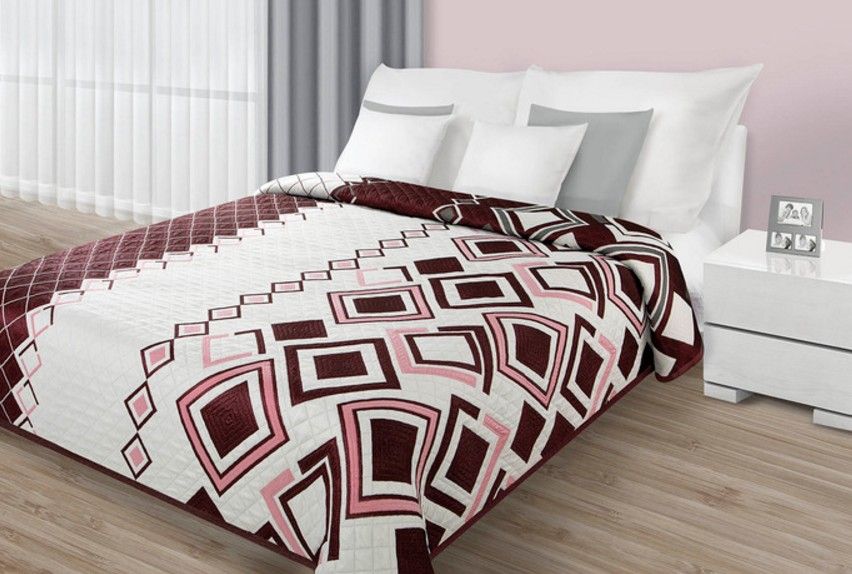 DomTextilu Obojstranné prehozy cez posteľ v krémovej farbe s bordovým vzorom Šírka: 170 cm | Dĺžka: 210 cm 6707-35208