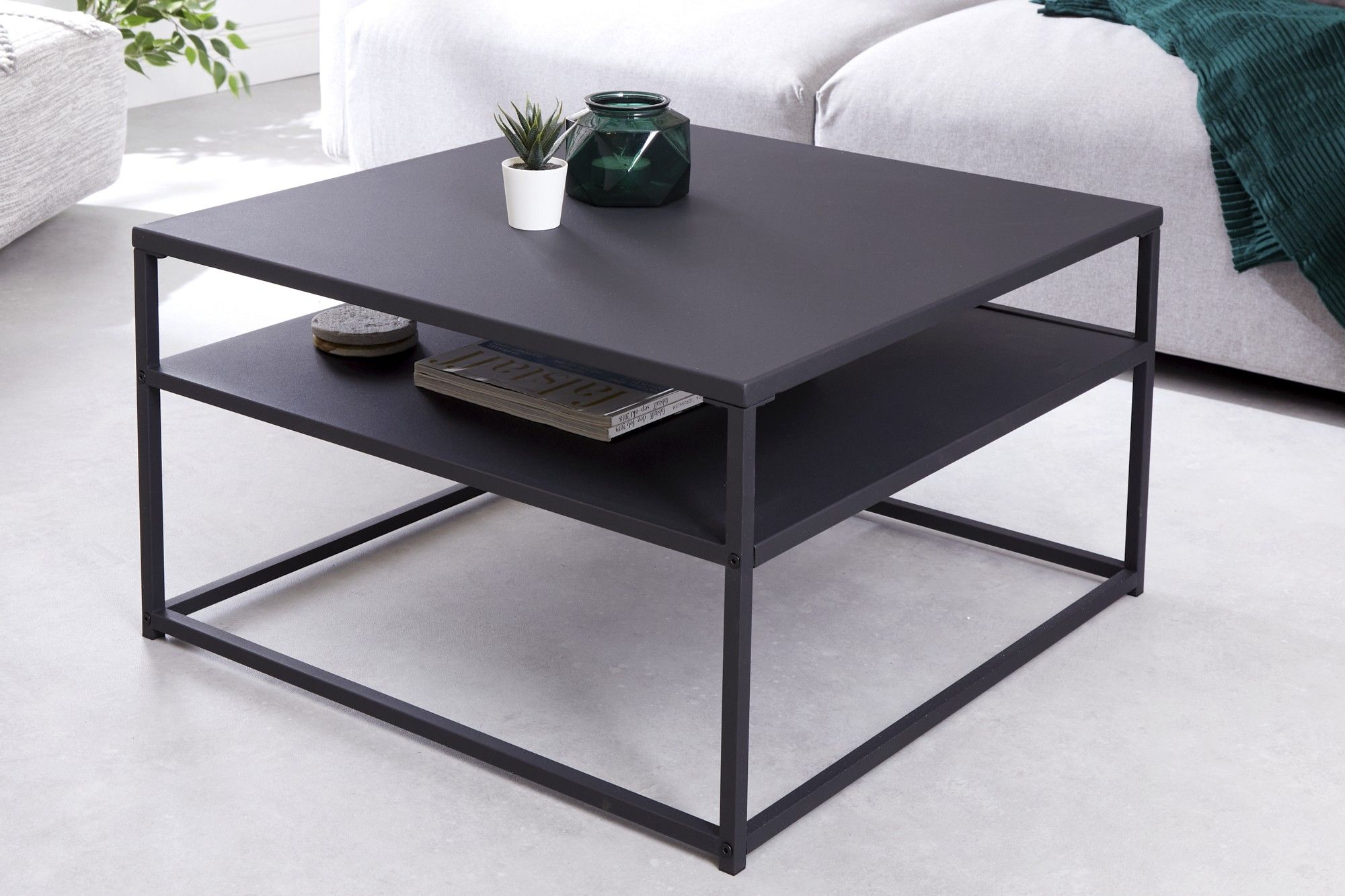Estila Industriálny minimalistický čierny konferenčný stolík Industria Durante s policou 70cm