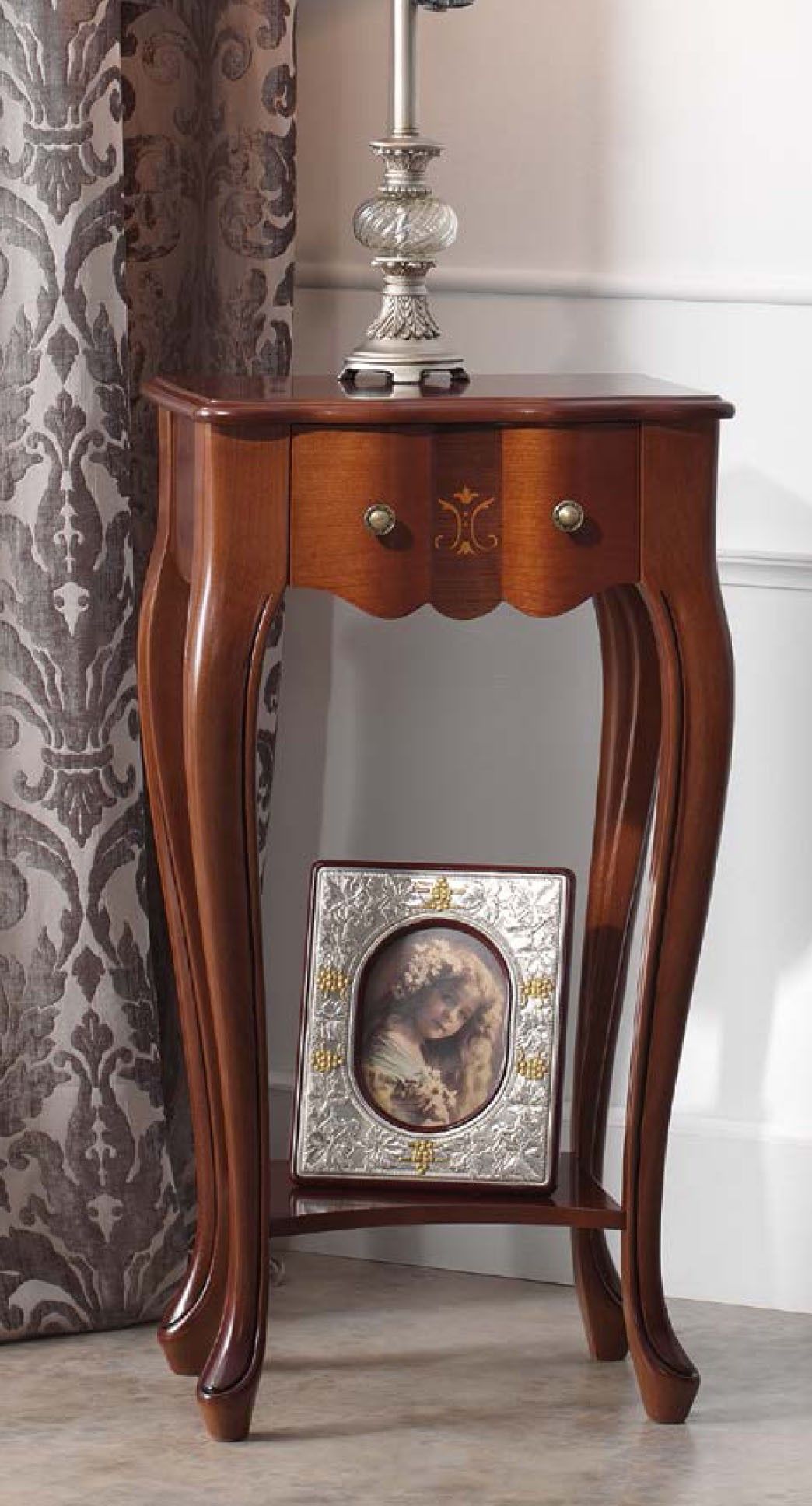 Estila Luxusný zdobený rustikálny konzolový stolík CASTILLA v klasickom štýle 45cm
