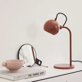 FRANDSEN Ball Single stolová lampa, červená, Obývacia izba / jedáleň, kov, E14, 25W, L: 16 cm, K: 37cm