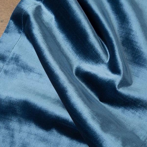 DomTextilu Luxusný zamatový stredový obrus v modrej farbe 54117-233680 Modrá