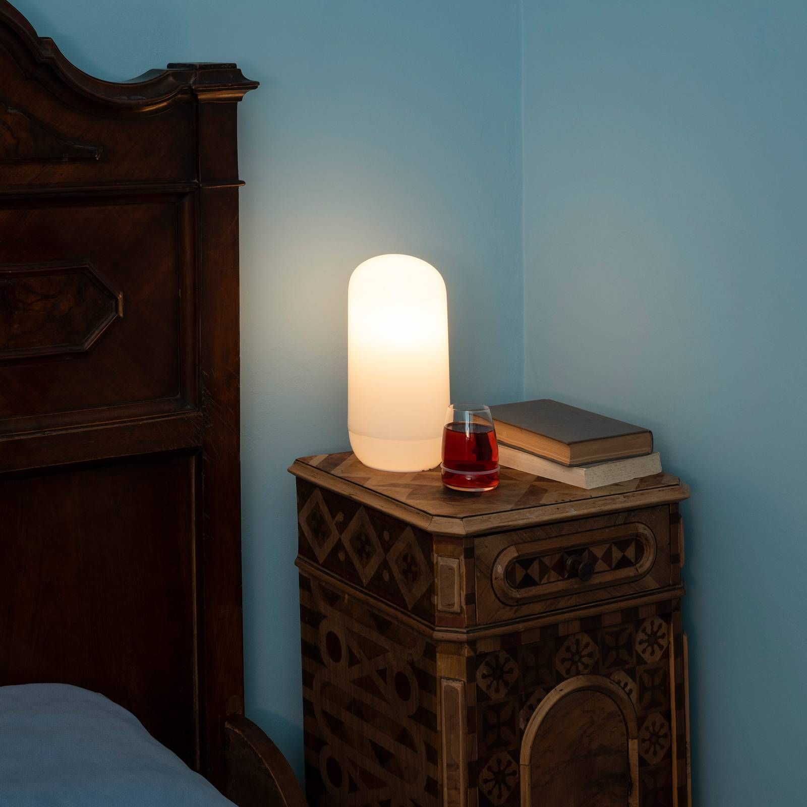 Artemide Gople stolná lampa so zástrčkou, biela, Obývacia izba / jedáleň, metakrylát, E14, 5.5W, K: 26.7cm