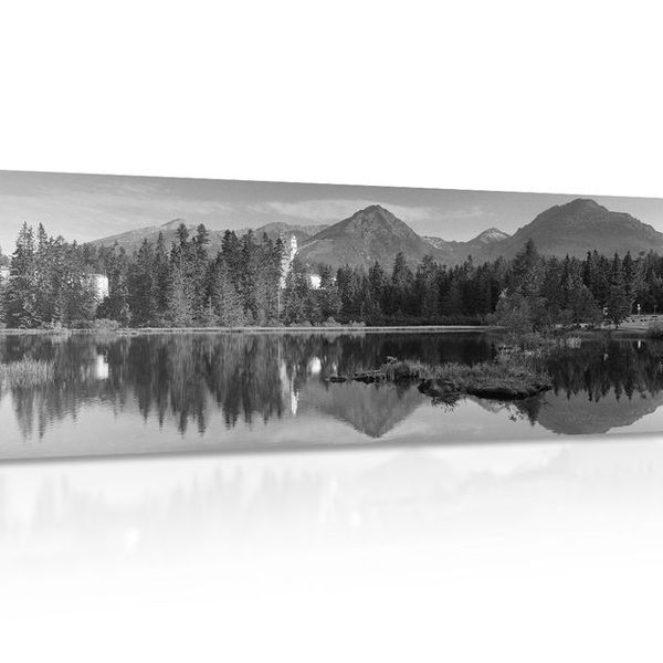 Obraz nádherná panoráma hôr pri jazere v čiernobielom prevedení - 120x40