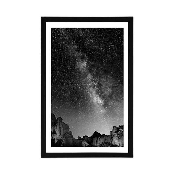 Plagát s paspartou hviezdna obloha nad skalami v čiernobielom prevedení - 60x90 white