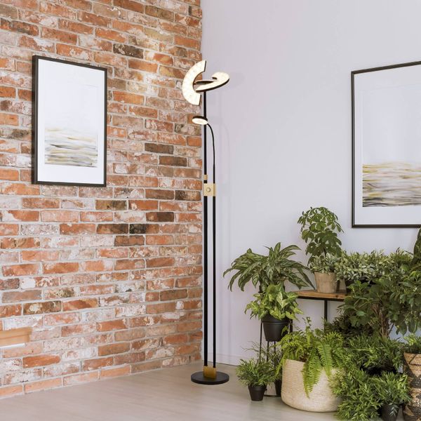 Searchlight Stojaca LED lampa Gio, satinovaná mosadz/čierna, Obývacia izba / jedáleň, oceľ, hliník, plast, 32W, K: 210cm