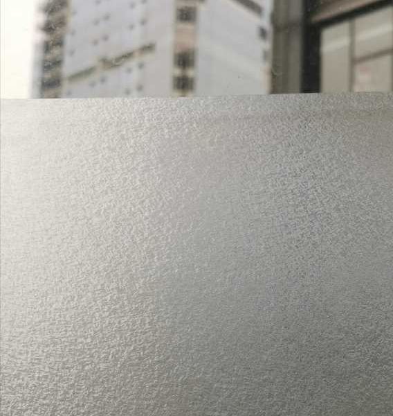 KT121002 Samolepiace fólie okenná transparetná priesvitná nepriehľadná, vzor Hrubý piesok, šírka 122 cm