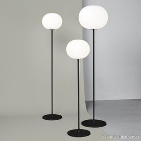 FLOS Glo-Ball F2 stojaca lampa, čierna, Obývacia izba / jedáleň, sklo, oceľ, E27, 150W, K: 175cm