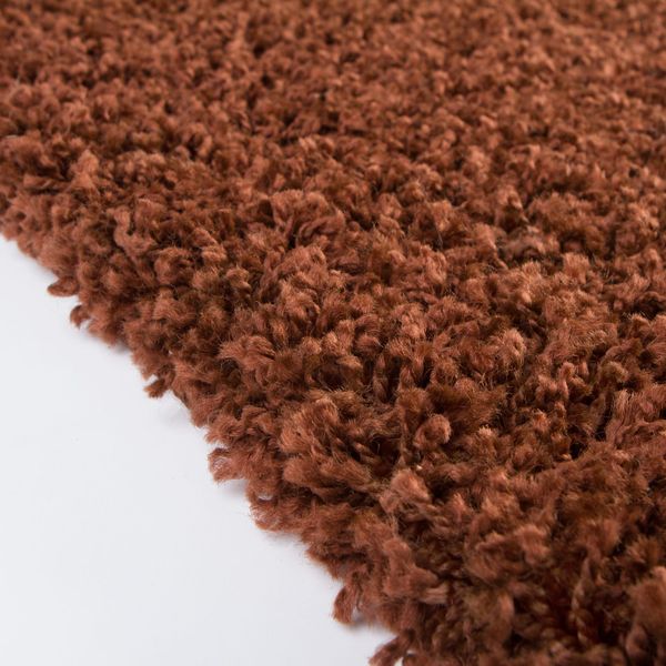 DomTextilu Štýlový tmavo hnedý koberec s vyšším vlasom 44990-209607