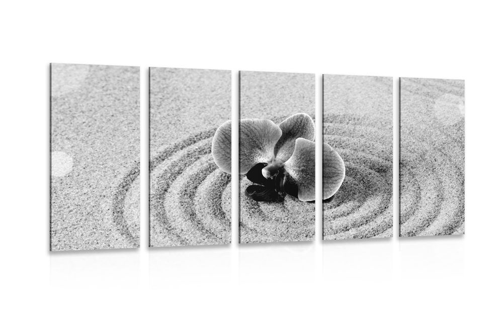 5-dielny obraz piesočnatá Zen záhrada s orchideou v čiernobielom prevedení