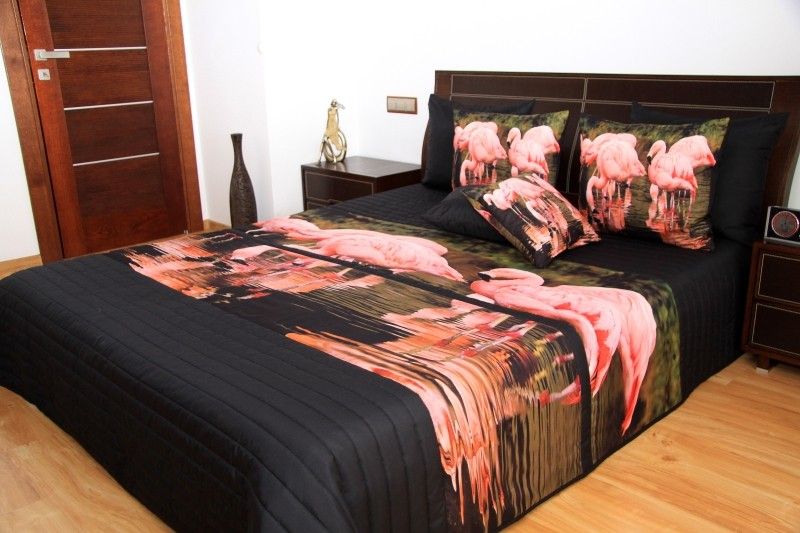 DomTextilu Čierny prehoz s ružovými plameniakmi Šírka: 220 cm | Dĺžka: 240 cm 3524-103399