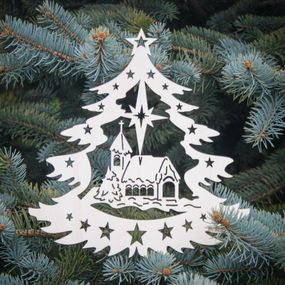Drevený vianočný stromček s kostolom