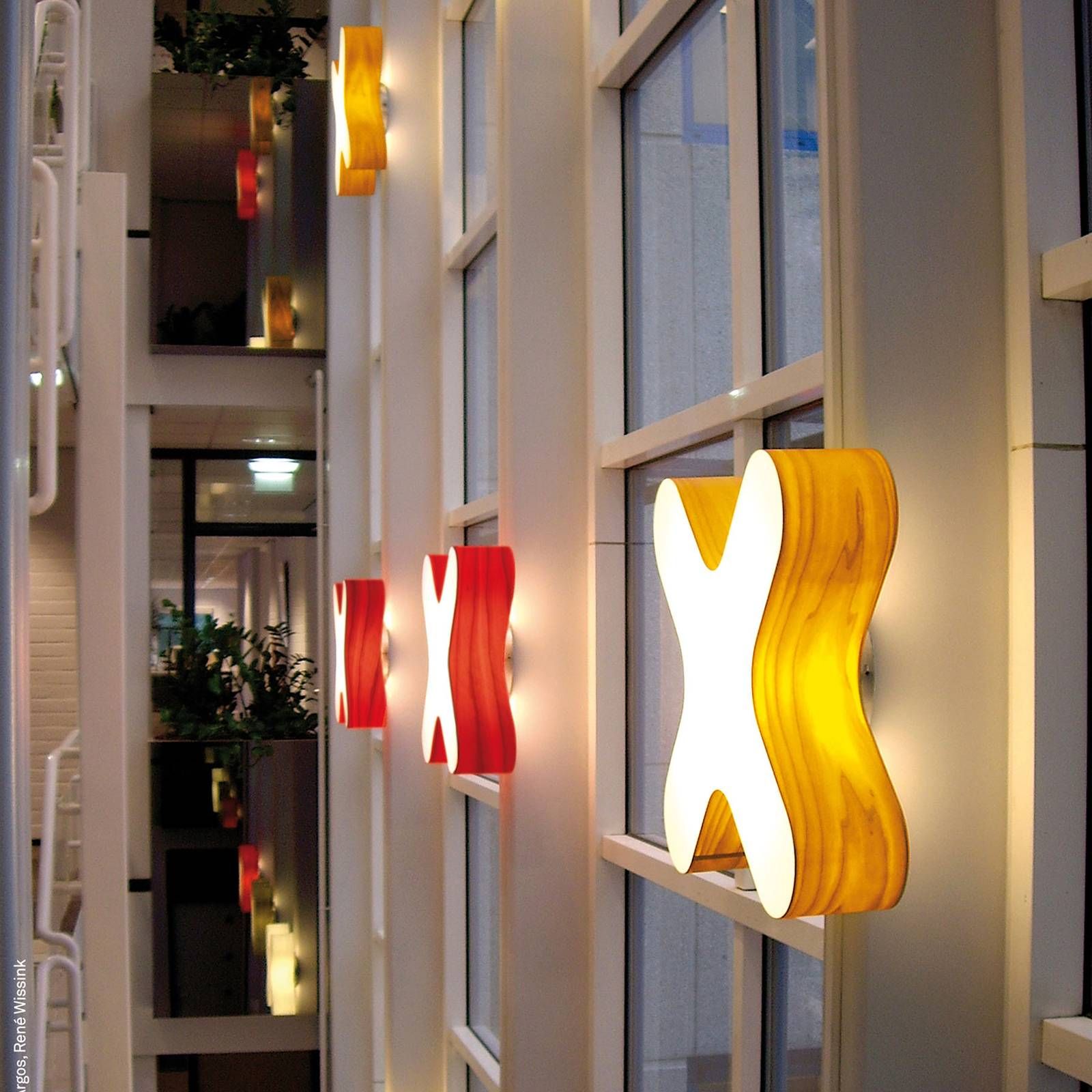 LZF LamPS X-Club nástenné LED 0-10V dim červené, Obývacia izba / jedáleň, drevená dyha, plast, 32W, L: 58 cm, K: 58cm