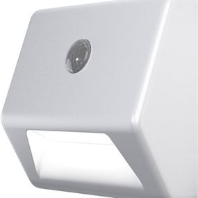 Svietidlo LEDVANCE NIGHTLUX ® Stair White, so senzorom pohybu, 3xAAA, 73x28x84 mm