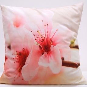 DomTextilu Krémová obliečka na vankúš s motívom ružového kvetu 40x40 cm Ružová 3169-124175