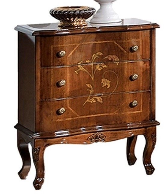 Estila Luxusný klasický nočný stolík Clasica s tromi zásuvkami z dreveného masívu s vyrezávanou výzdobou a chippendale nožičkami 77cm