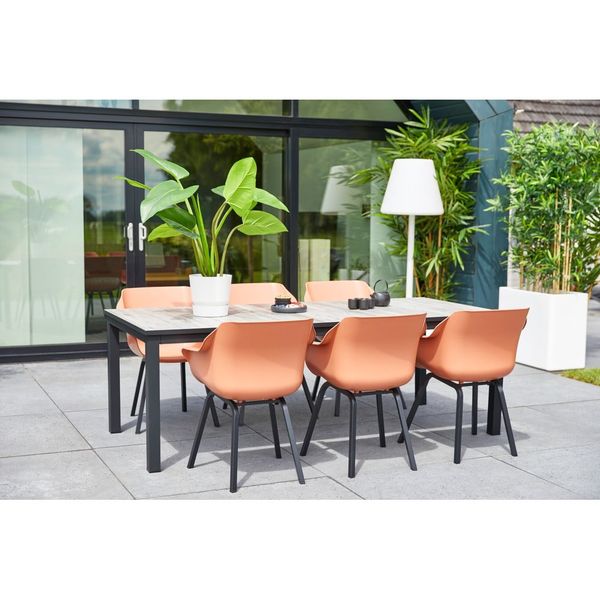 Oranžové plastové záhradné stoličky v súprave 2 ks Sophie – Hartman