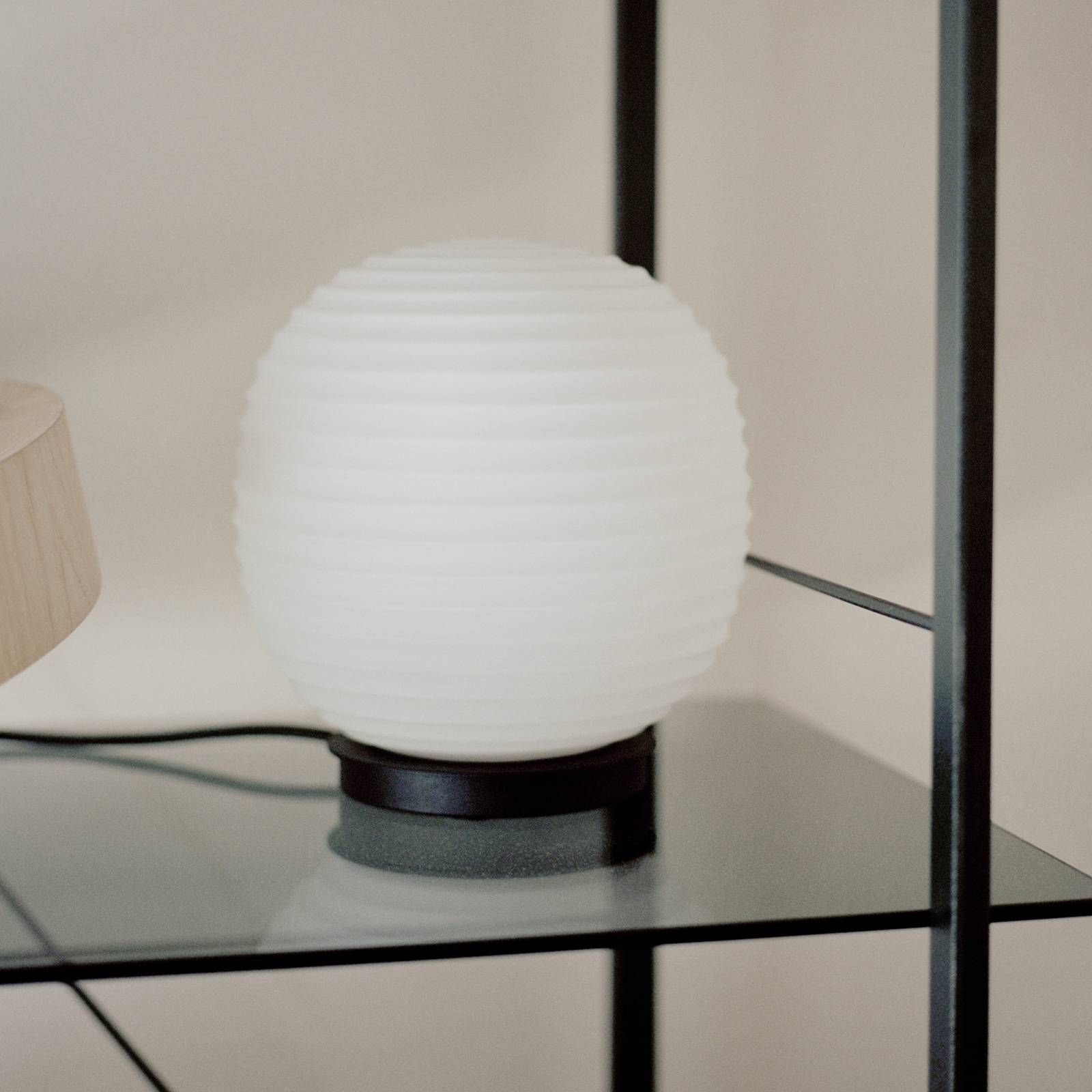 New Works Lantern Globe Small stolová lampa 20 cm, Obývacia izba / jedáleň, oceľ, opálové sklo, E14, 7W, K: 22cm