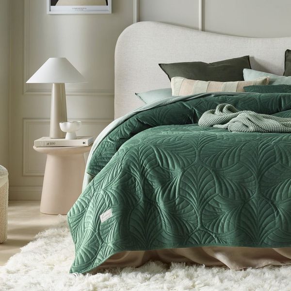 DomTextilu Zelený velúrový prehoz na posteľ Feel 200 x 220 cm 70521