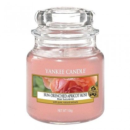 Sviečka Yankee candle Vyšisovaná marhuľhová růže, 104g