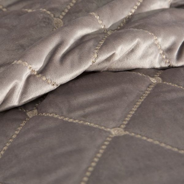 DomTextilu Príjemne mäkký zamatový prehoz na posteľ béžovej farby Šírka: 220 cm | Dĺžka: 240 cm 28397-241042
