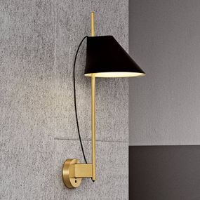 Louis Poulsen nástenné svietidlo Yuh Brass, čierne, Obývacia izba / jedáleň, hliník, mosadz, 10W, K: 62.6cm