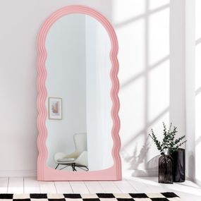 Estila Art deco moderné vysoké zrkadlo Swan s vlnitým rámom v pastelovej ružovej farbe 160cm