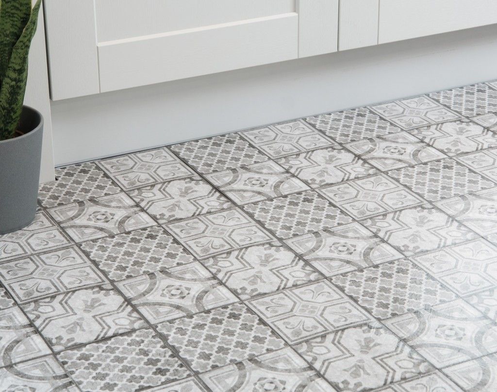 274KT5043 D-C-FIX samolepící podlahové čtverce z PVC černobílá dlaždice, samolepící vinylová podlaha, PVC dlaždice, velikost 30,5 x 30,5 cm
