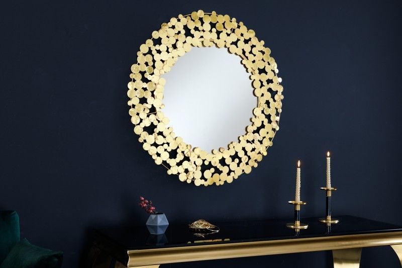 Estila Art deco závesné zrkadlo Flovia okrúhleho tvaru so zlatým kovovým rámom vytvoreným z okrúhlych lupeňov 82cm