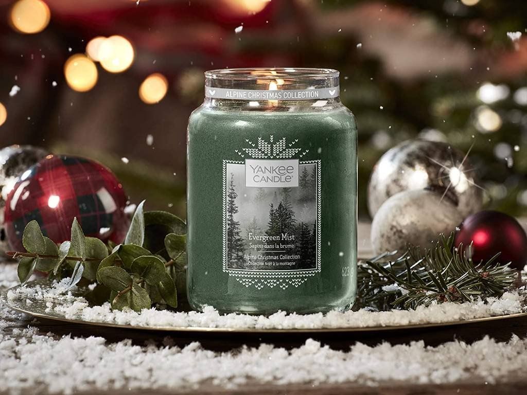 Yankee Candle Sviečka Yankee Candle 411g - Evergreen Mist