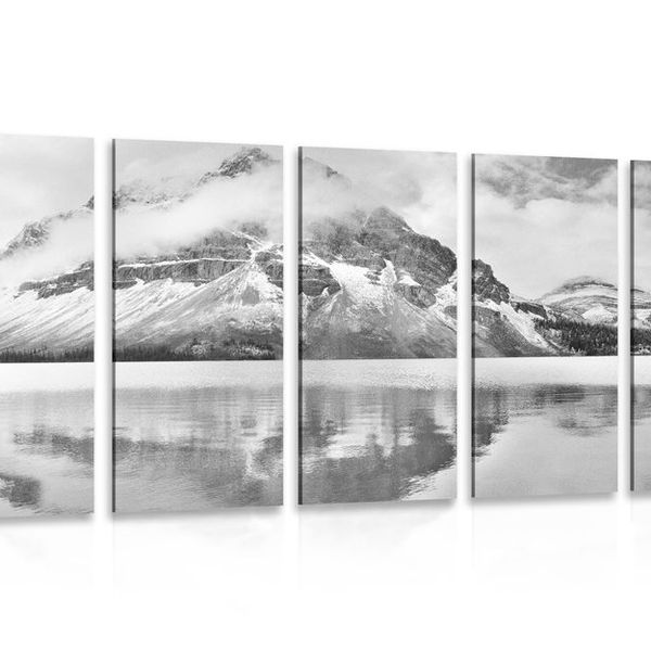 5-dielny obraz jazero poblíž nádhernej hory v čiernobielom prevedení - 100x50
