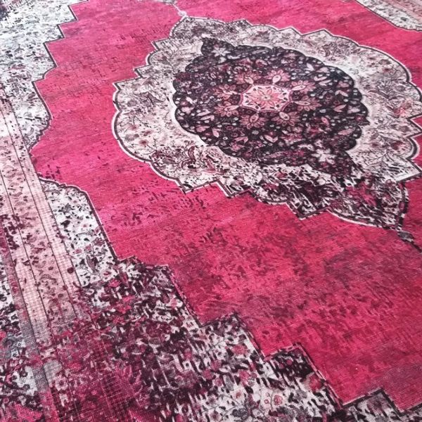 DomTextilu Ružový orientálny koberec vo vintage štýle 64166-240260