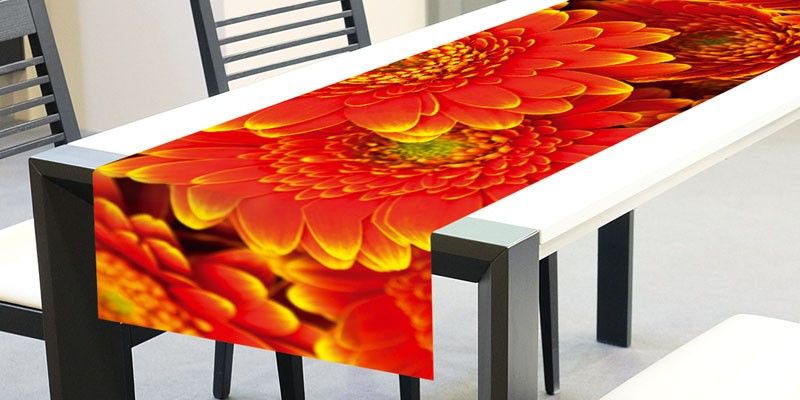 TS 004 Dimex Behúň na stôl obrus, Gerbera, veľkosť 40 x 140 cm