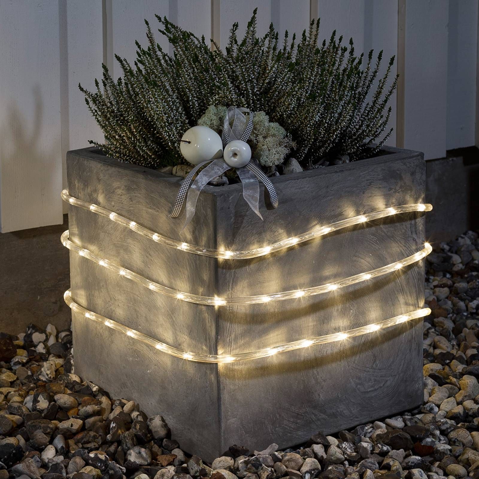 Konstsmide Christmas Svetelná LED hadica 6m vonkajší 96-pl. teplá biela, plast, P: 600 cm