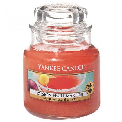 Sviečka Yankee candle Tropický koktail s Martini, 104g